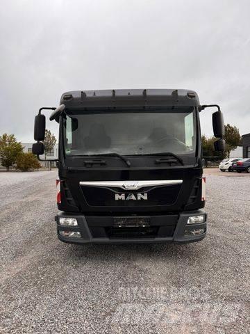 MAN 8.220 皮卡.傳統半斗卡車/側卸板