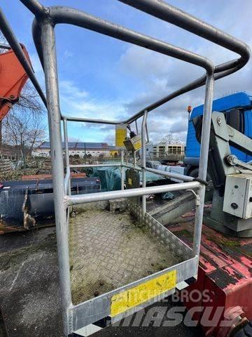 Manitou 120 AE 曲臂高空作業車