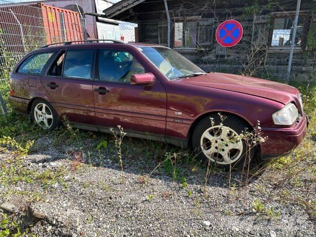 Mercedes-Benz 200 汽車