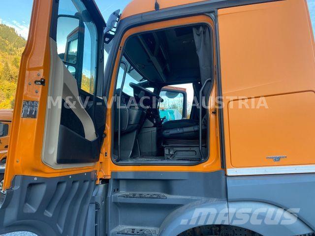 Mercedes-Benz 2542 商用底盤車