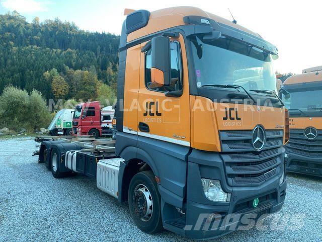 Mercedes-Benz 2542 商用底盤車