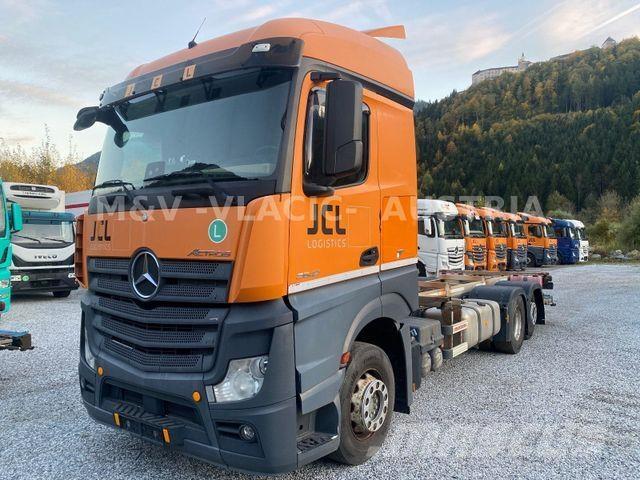 Mercedes-Benz 2542 商用底盤車