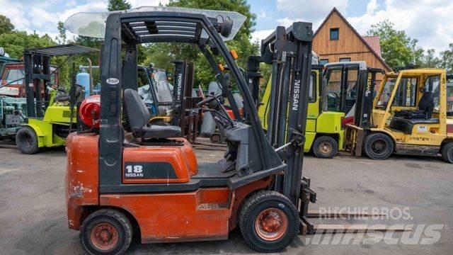 Nissan 18 液化石油氣LPG卡車