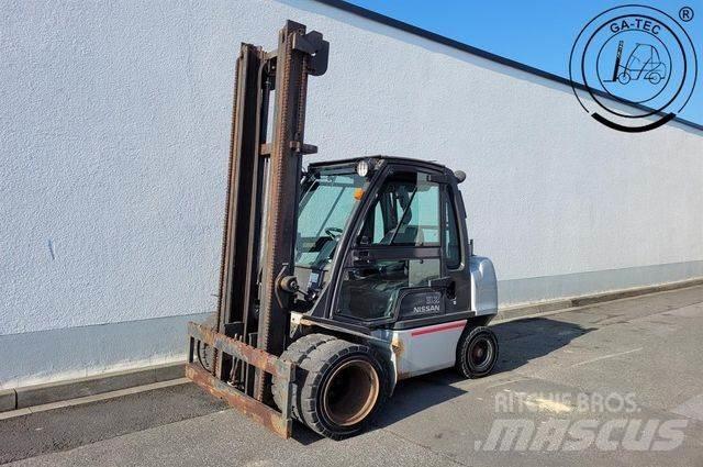 Nissan YG1D2A320 柴油卡車