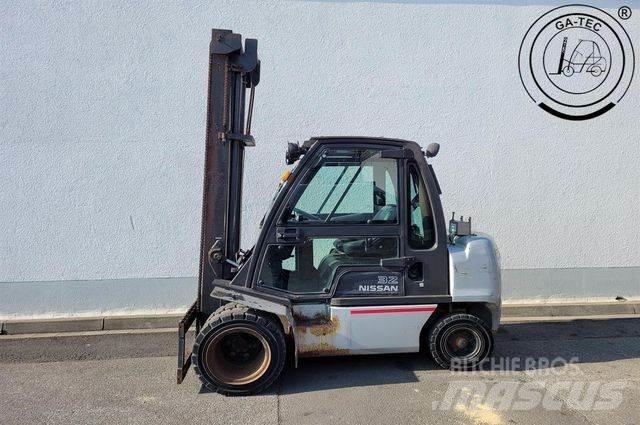 Nissan YG1D2A320 柴油卡車