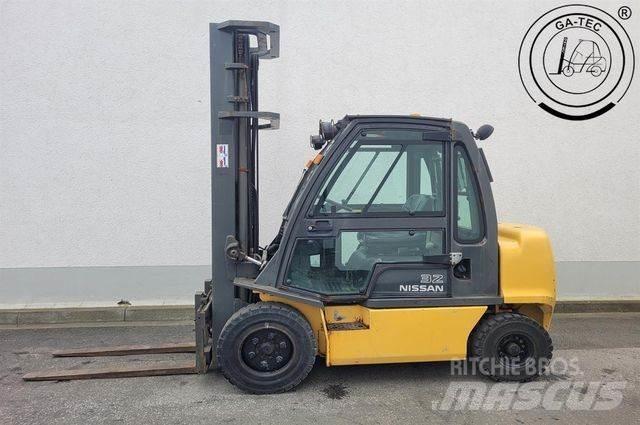 Nissan YG1D2A320 柴油卡車