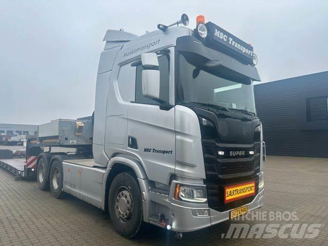 Scania R 730 V8 6x4 曳引機組件