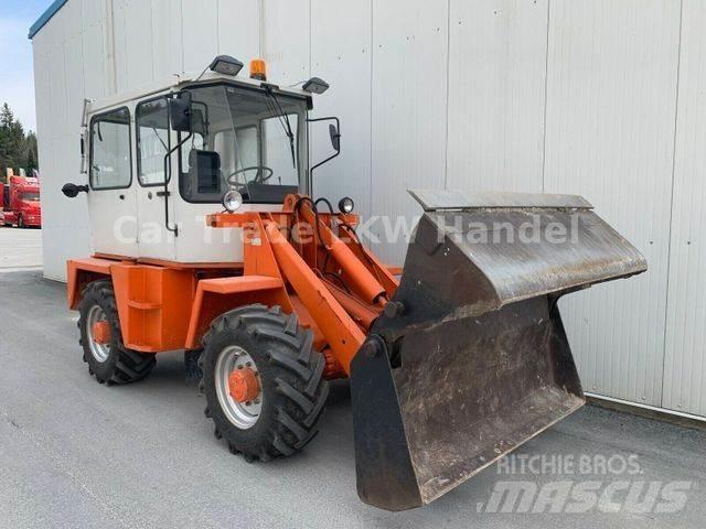 Schaeff SKB 902 反鏟裝載機