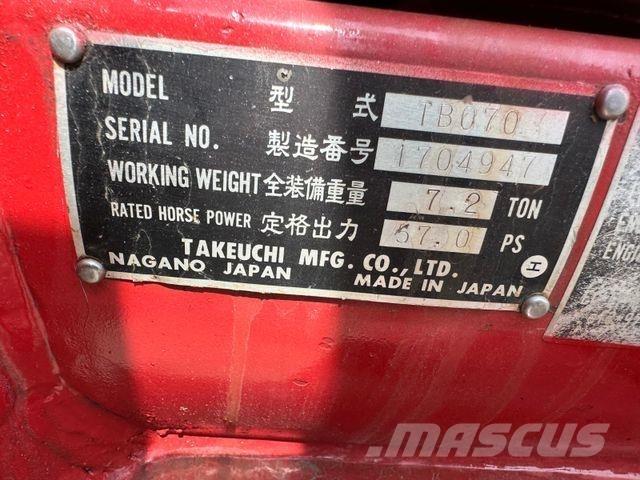 Takeuchi TB070 小型挖土機/掘鑿機<7t(小型挖掘機)