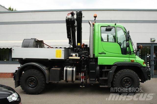 Unimog U 300 商用底盤車