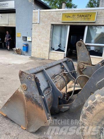 Volvo L30 輪胎式裝載機