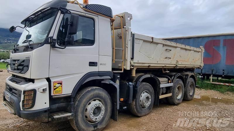 Volvo tri benne 傾卸式卡車