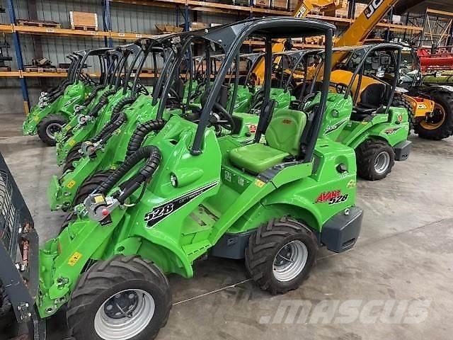 Avant 528 滑移轉向裝載機