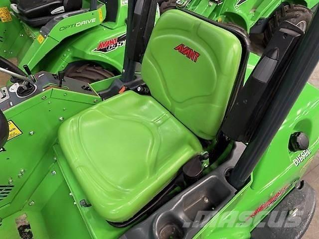 Avant 528 滑移轉向裝載機