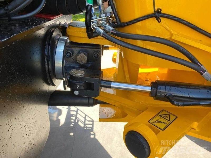 JCB TM 320 伸縮臂操作車
