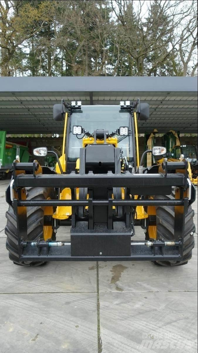 JCB TM 320 S 伸縮臂操作車