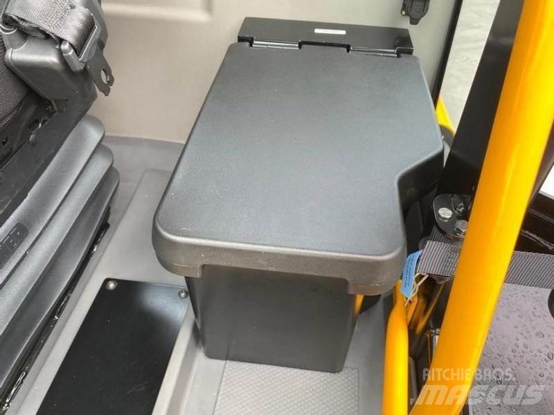 JCB TM 320 S 伸縮臂操作車