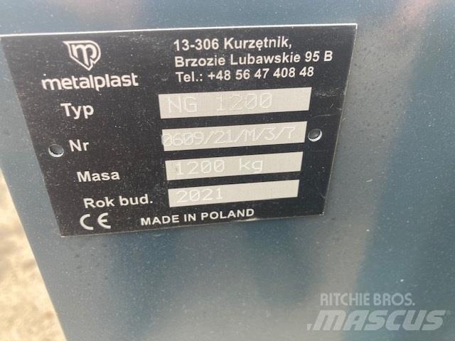  - - -  1200 KG 前配重塊