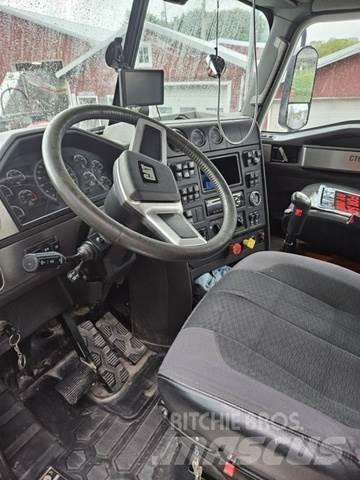 CAT Truck 廂式貨物運輸車