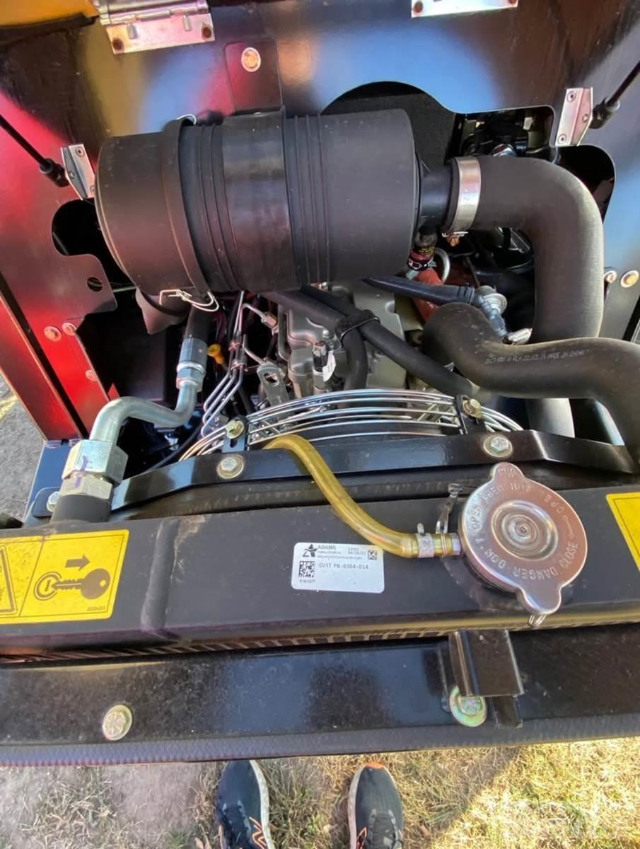 ASV RT25 滑移轉向裝載機