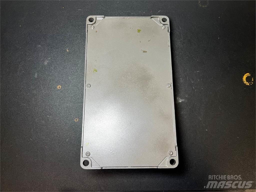 Autocar  電子設備
