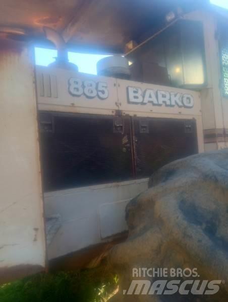 Barko 885 伐木歸堆機