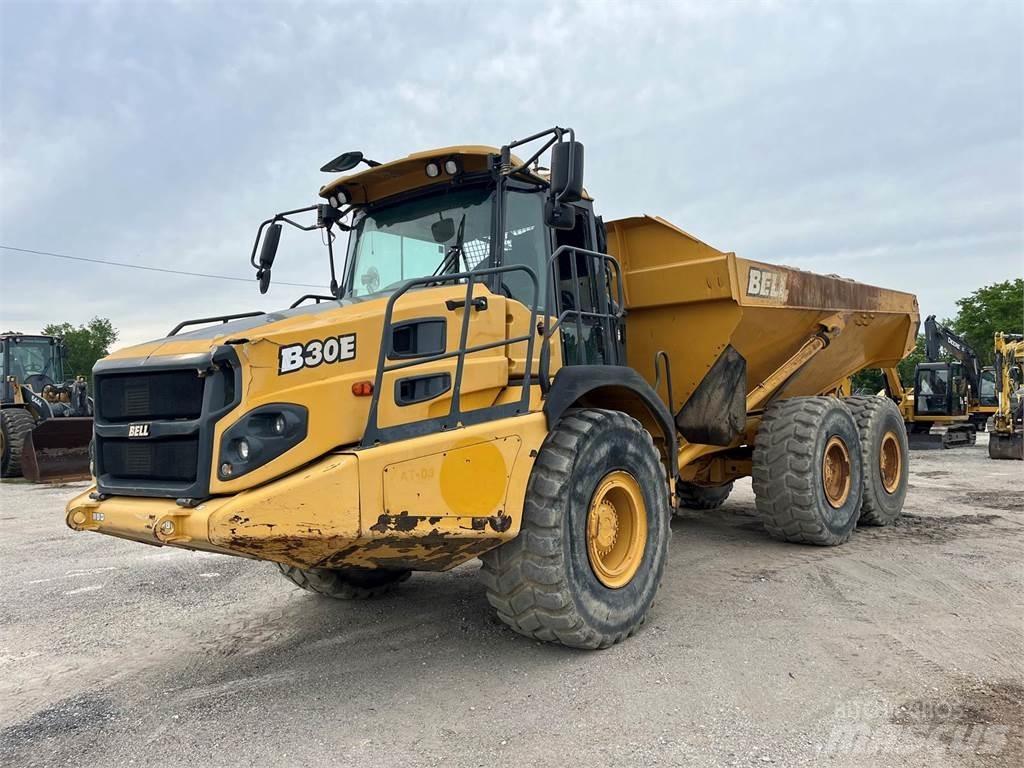 Bell B30E 鉸接式起吊車