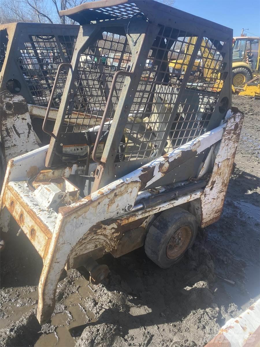Bobcat 453 滑移轉向裝載機