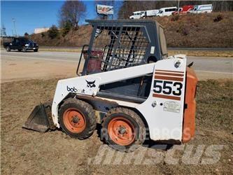 Bobcat 553 滑移轉向裝載機