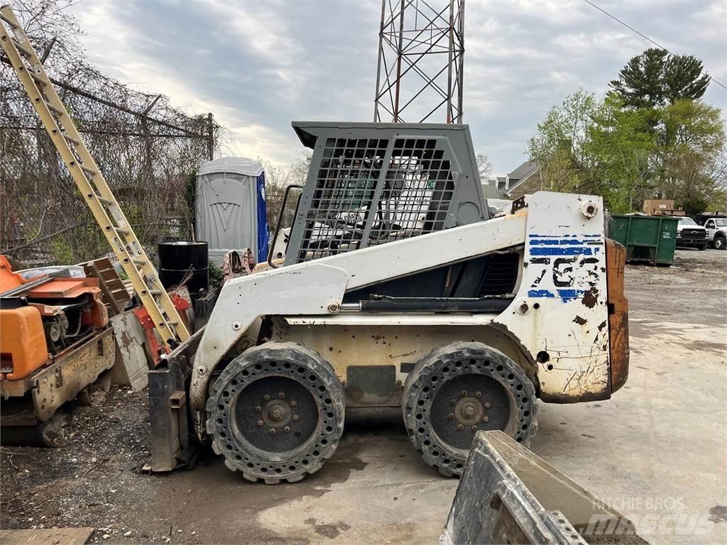 Bobcat 763 滑移轉向裝載機