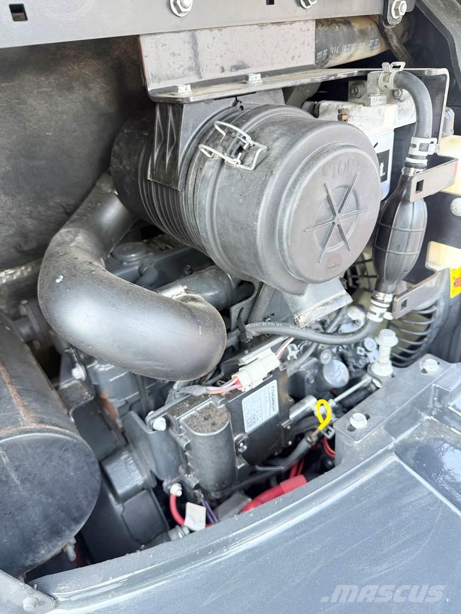 Bobcat E35 小型挖土機/掘鑿機<7t(小型挖掘機)