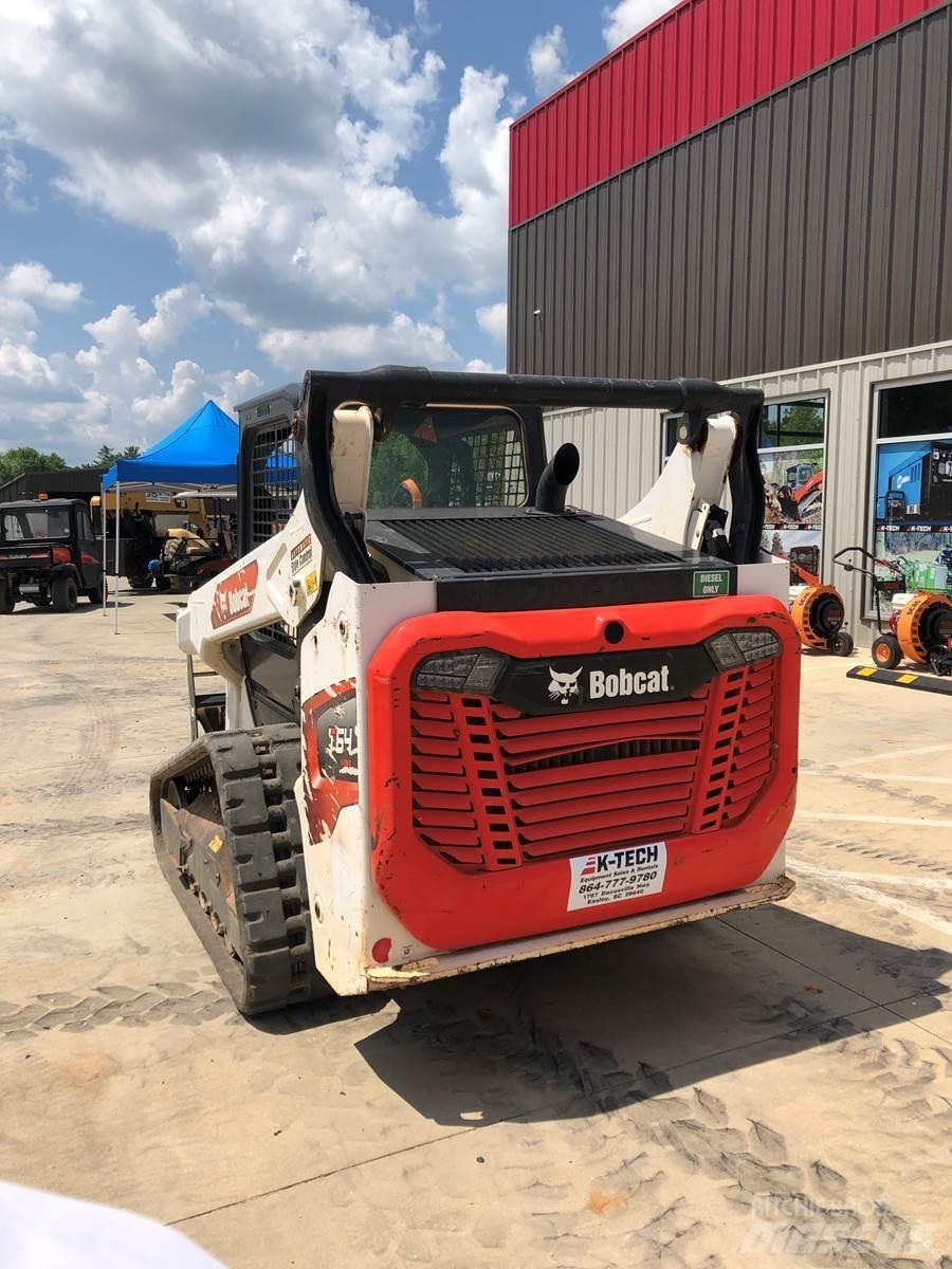 Bobcat T64 滑移轉向裝載機