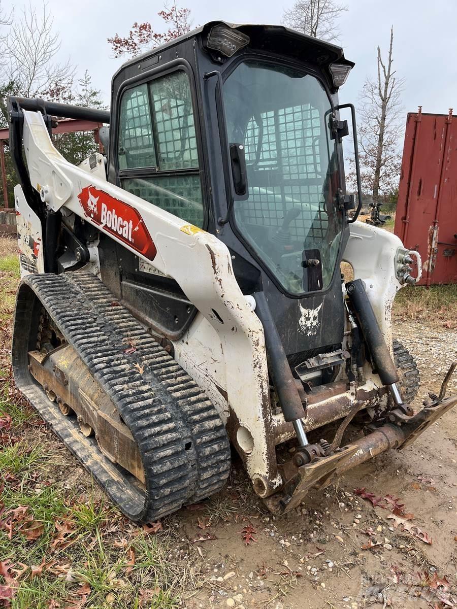 Bobcat T76 滑移轉向裝載機