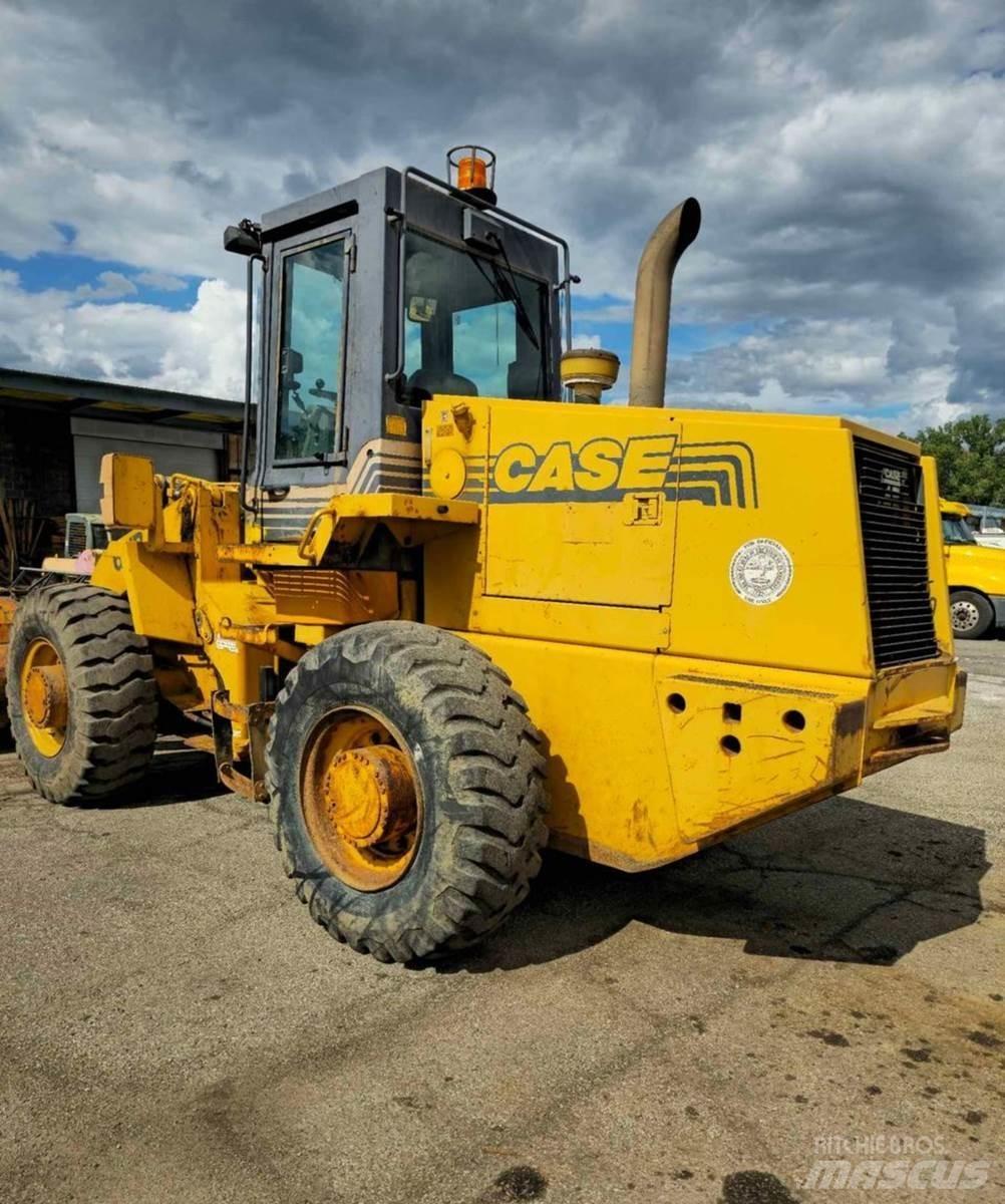 CASE 621B 輪胎式裝載機