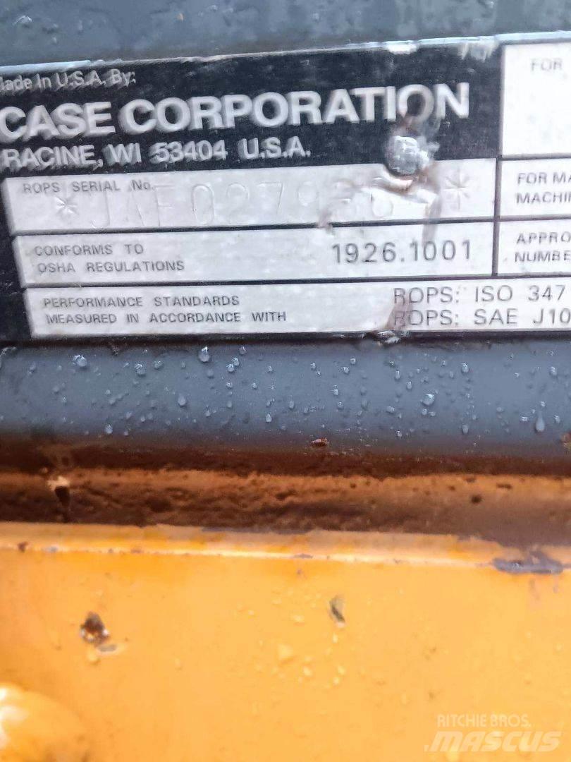 CASE 95XT 滑移轉向裝載機