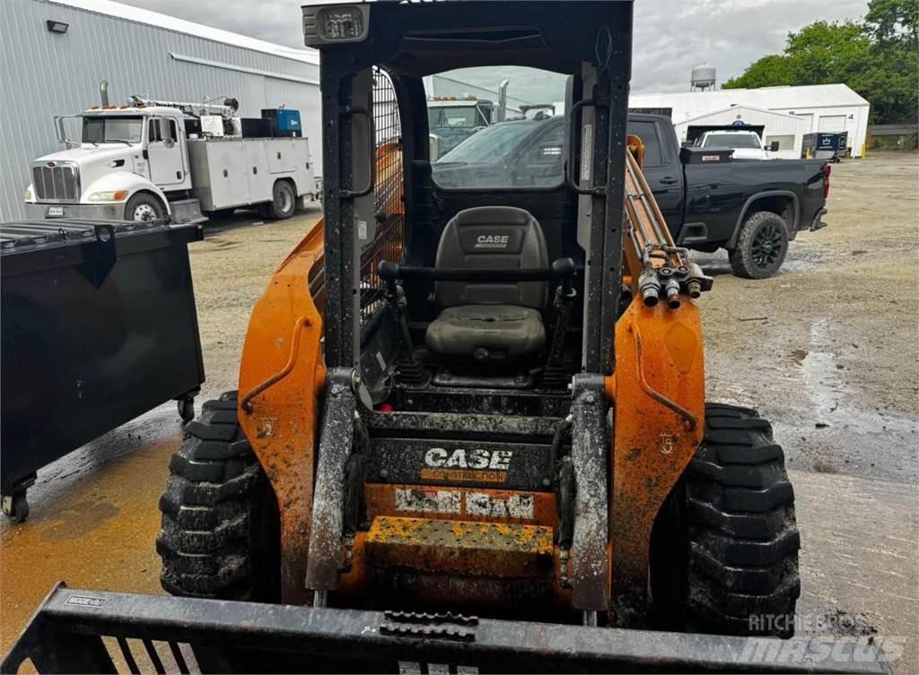 CASE SR250 滑移轉向裝載機