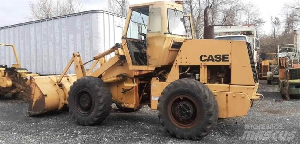 CASE W20C 輪胎式裝載機