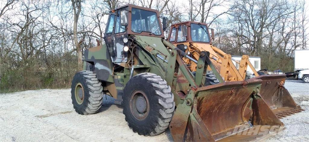 CASE W24 輪胎式裝載機