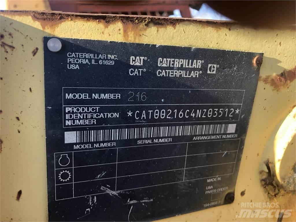 CAT 216B 滑移轉向裝載機