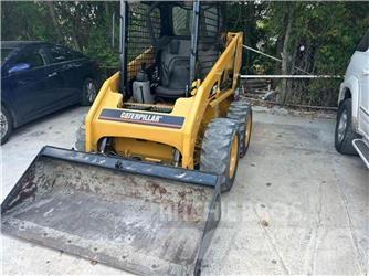 CAT 216B 滑移轉向裝載機