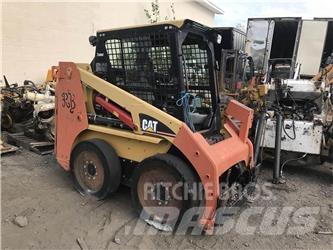 CAT 226B 滑移轉向裝載機