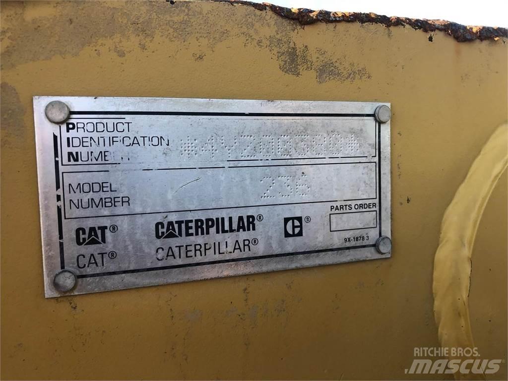 CAT 236 滑移轉向裝載機