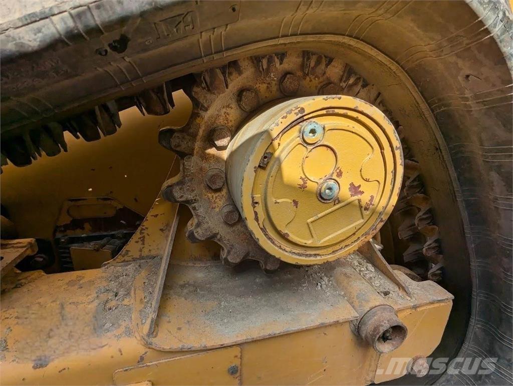 CAT 239D3 滑移轉向裝載機