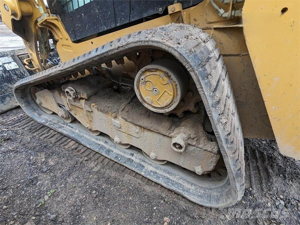 CAT 239D3 滑移轉向裝載機