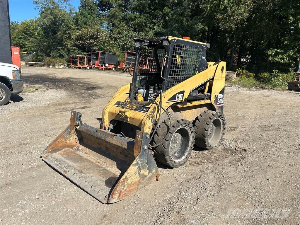 CAT 246B 滑移轉向裝載機