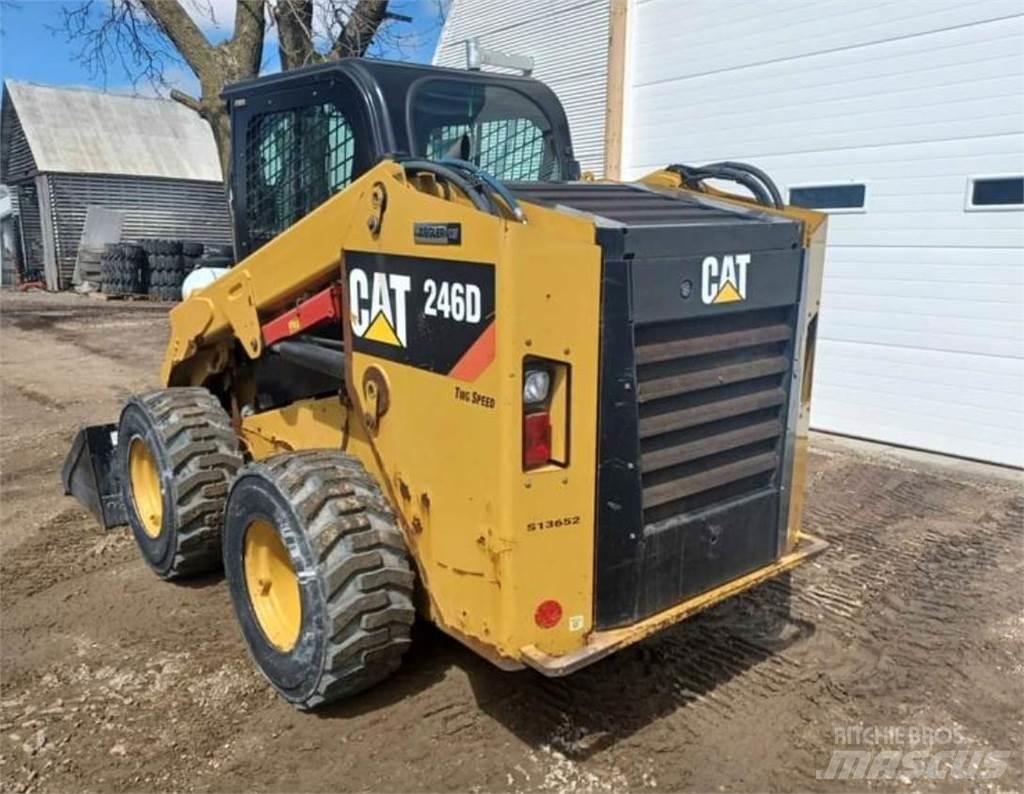 CAT 246D 滑移轉向裝載機