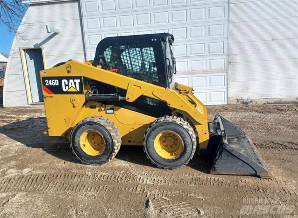 CAT 246D 滑移轉向裝載機