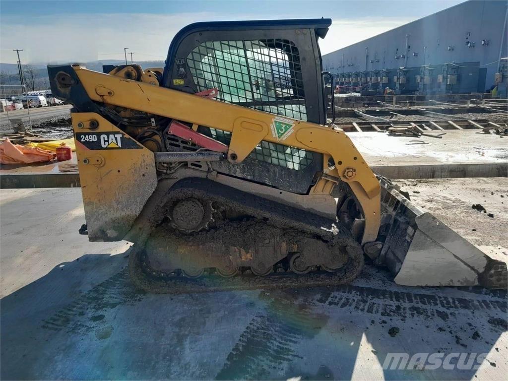 CAT 249D 滑移轉向裝載機