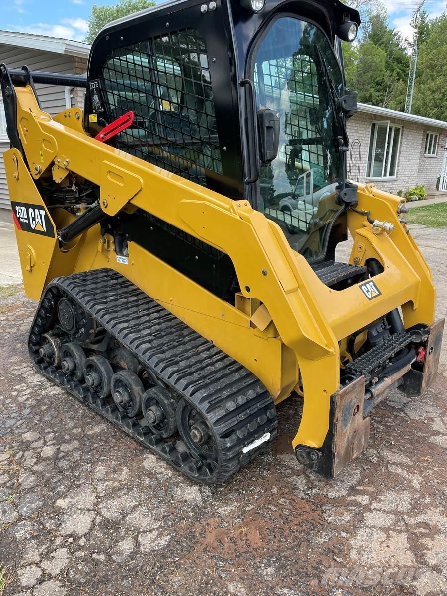 CAT 257D 滑移轉向裝載機