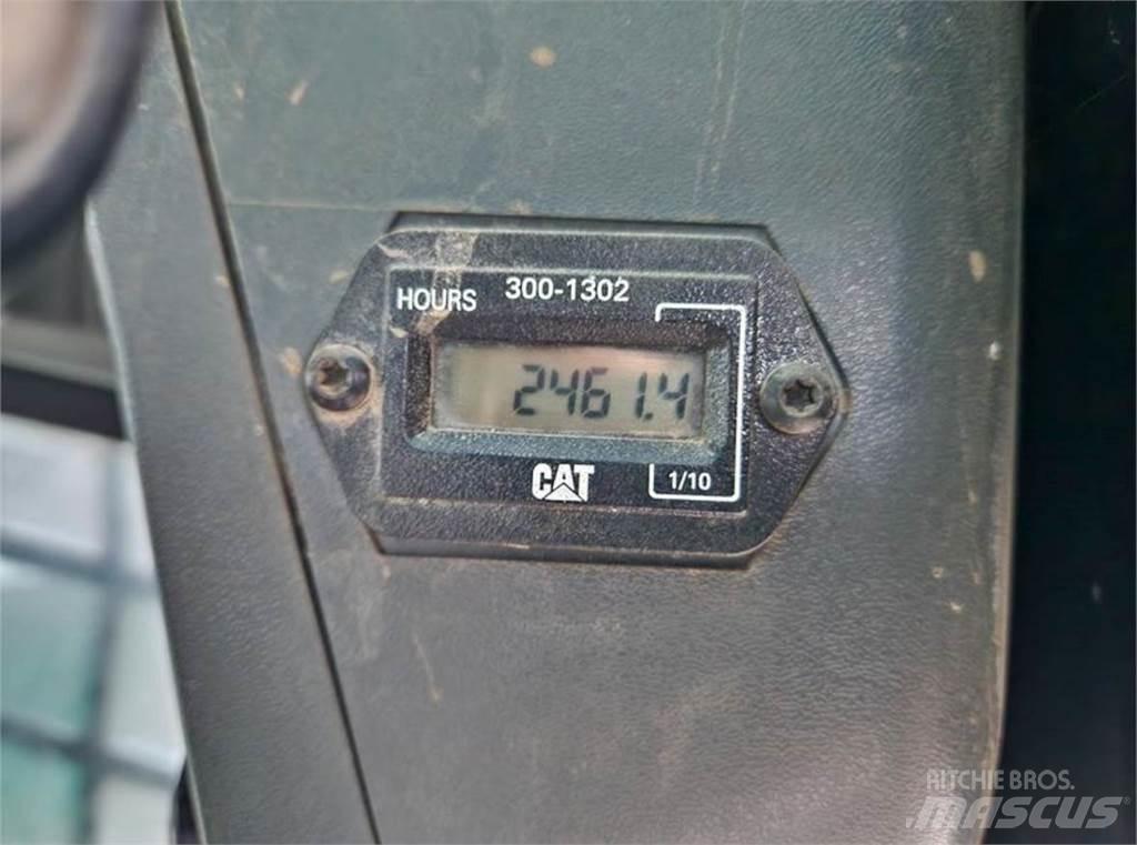 CAT 259B3 滑移轉向裝載機